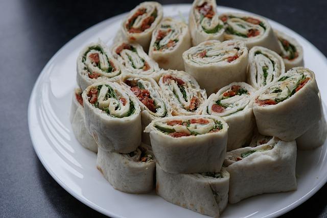 Wholesome‌ Wraps⁣ and ​Vibrant Salads for a‌ Midday Boost